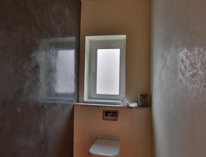 Chalix - polierte Wand im Herren WC, Spachteltechnik im Lifestylestore Hannover, Maler Hannover