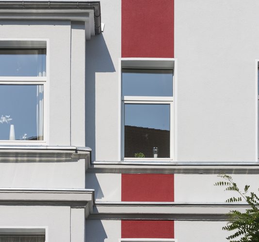 Farbige Akzente lockern auf