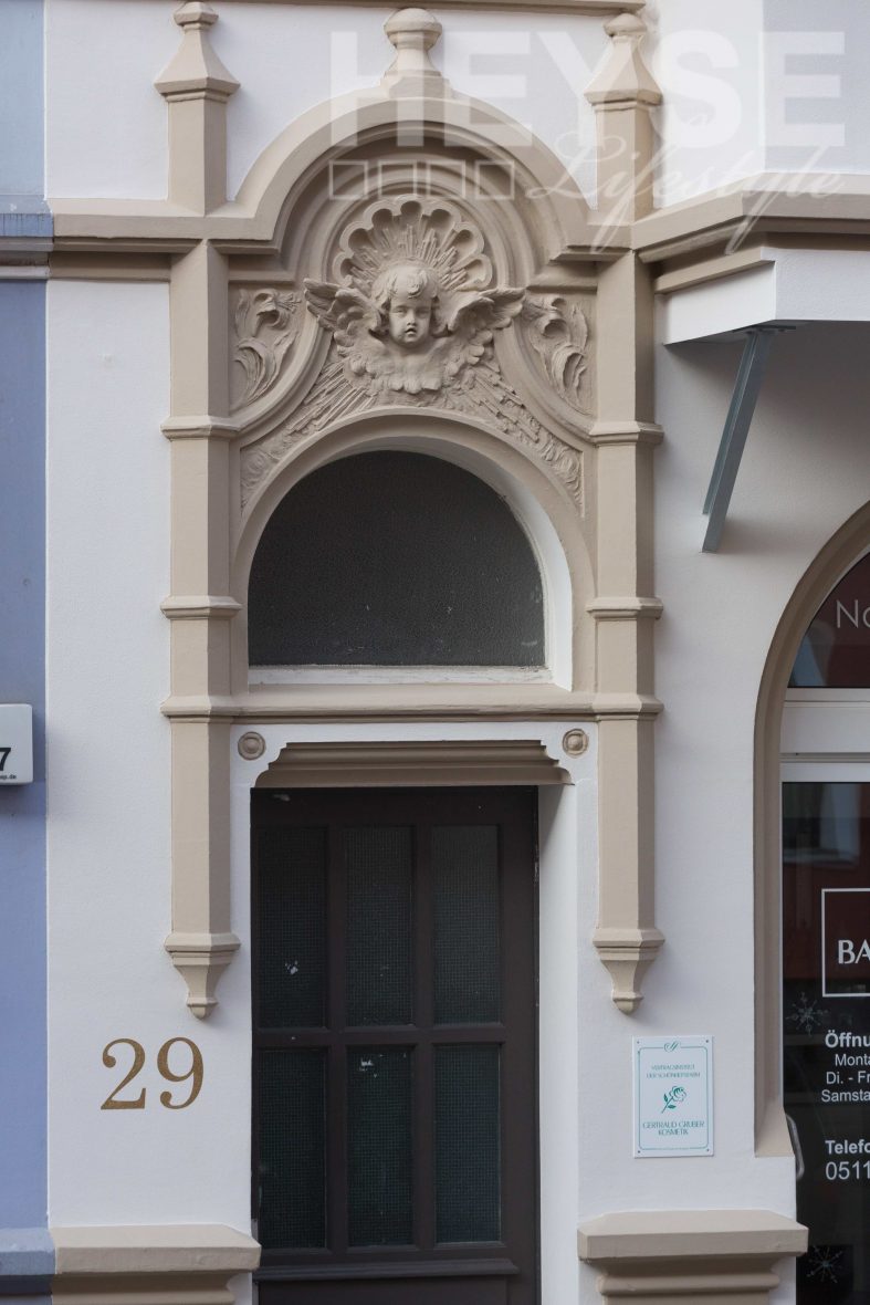 Schöne Referenz – Totalsanierung einer Stilfassade mit enormen Fassadenkaries