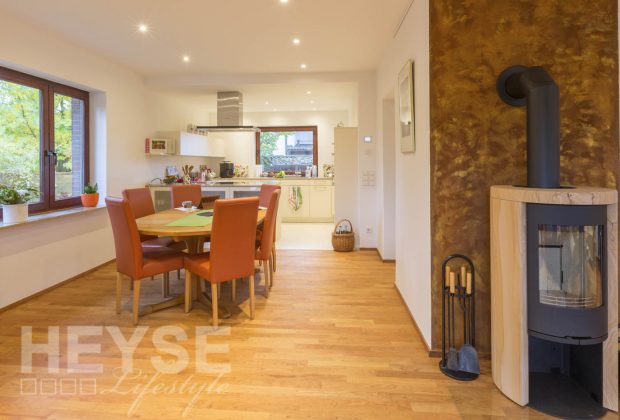 Gestaltung Malerarbeiten Esszimmer - Goldoptik Rostoptik