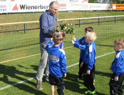 Malermeister Wienicke unterstützt den Großräschener Fußballverein