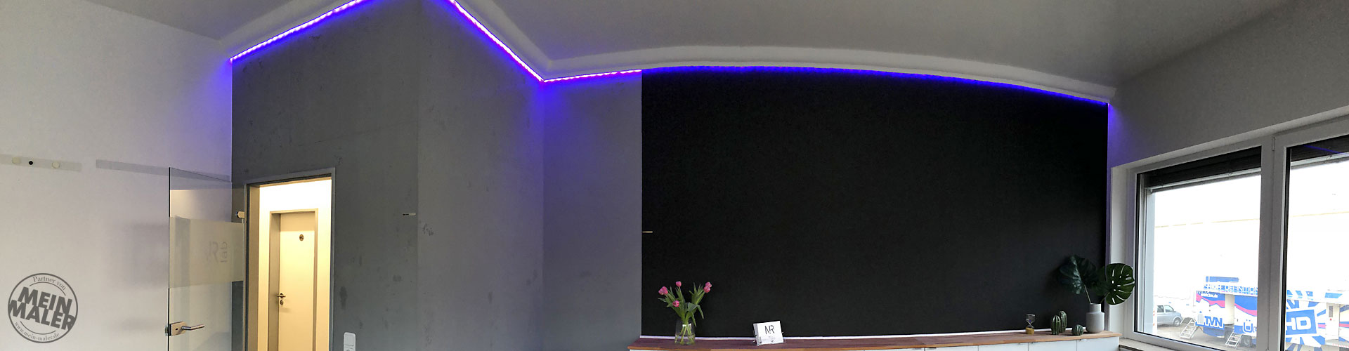 Sichtbeton Betonschalungsfuge Stuck NMC Homedecor Betonoptik Magnetwand Tafellack LED Lichtdesign 06