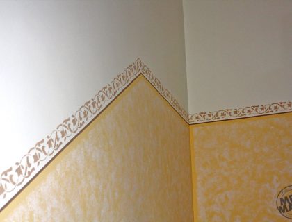 Treppenhaus Sanierung Schabloniertechnik Anstrich Bodenbelag Malerarbeiten Grossraeschen 08