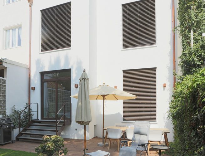 Stadthaus hochwertige Malerarbeiten Hannover glatte Decken Waende stilvoll Weiss Beige Smooth 5