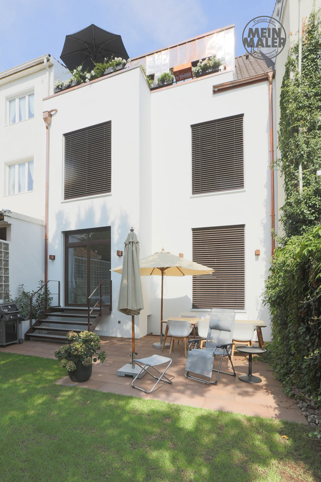 Stadthaus hochwertige Malerarbeiten Hannover glatte Decken Waende stilvoll Weiss Beige Smooth 5