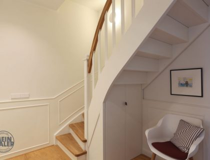Stadthaus hochwertige Malerarbeiten Hannover glatte Decken Waende stilvoll Weiss Beige Smooth Flur Treppenhaus Treppe weiss lackiert