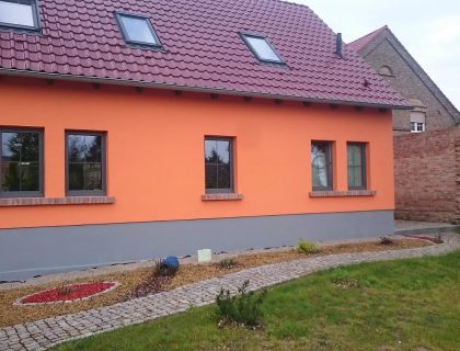 Experten fur schone Fassaden Rot Rot Orange Farbgestaltung Haus Flaeming Treuenbrietzen Mein Maler