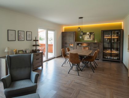 Wand gespachtelt Keim Silikatfarbe LED Beleuchtung Vinyldesignboden Grossraeschen Cottbus 01 1