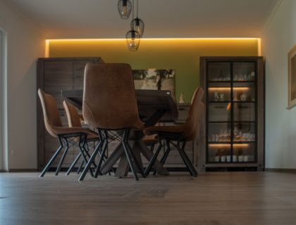 Wand gespachtelt Keim Silikatfarbe LED Beleuchtung Vinyldesignboden Grossraeschen Cottbus 03 1