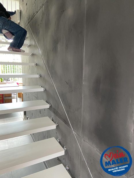 Betonoptik Spachteltechnik Treppenhaus Fernsehwand Holzverkleidung Braunschweig Maler 12