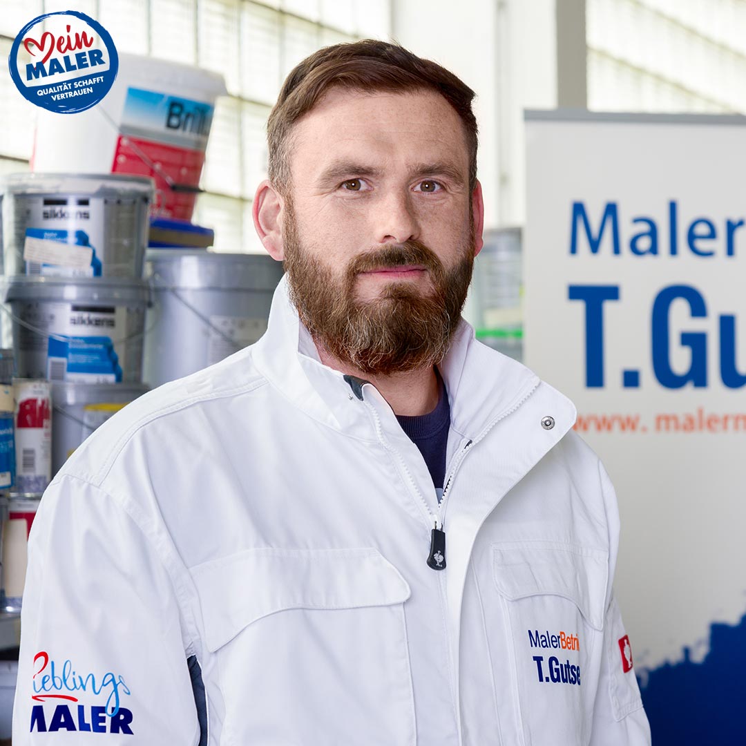 Malerbetrieb Thorsten Gutsell aus Detmold Mitarbeiter Herr Schneider Spezialist fuer Fassadensanierung WDVS.