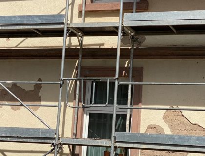 Ausgebrochener Putz Fassadensanierung Altbau Lauterbach Sachs Baudekoration 2