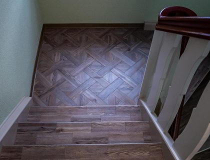 Gestaltung eines Treppenhauses Malerarbeiten Bodenbelagsarbeiten Grossraeschen 03
