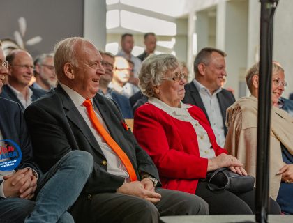 Familie beim Festkomers Sachs Raumwerkstatt Lauterbach