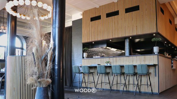 WoodUpp Akupanel Eiche Rustikal Natur Restaurant Thekenbereich