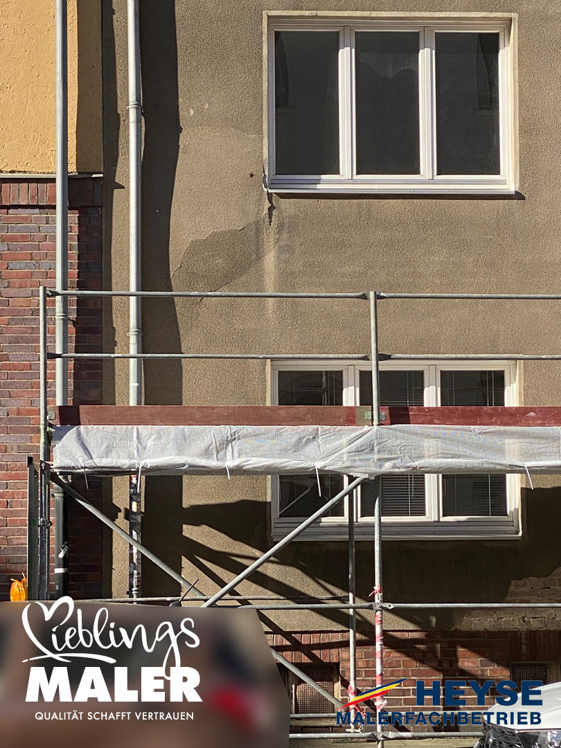 Fassade streichen Hannover Fassade sanieren Fassade Putz faellt ab Maler Fassadenarzt 04b