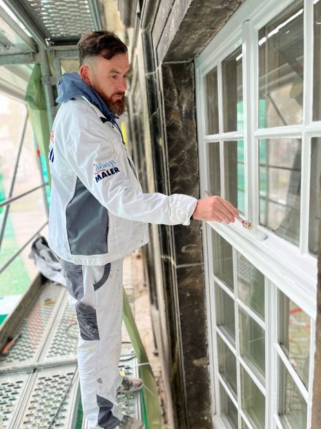 Holzfenster lackieren streichen Maler Detmold Restauration Altbausanierung Fenster 05