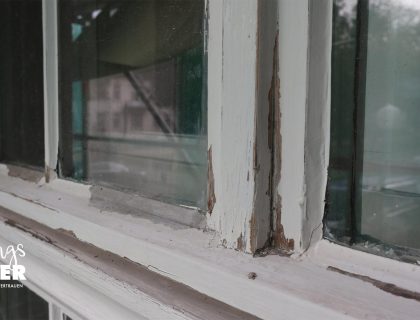 Holzfenster lackieren streichen Maler Detmold Restauration Altbausanierung Fenster vorher
